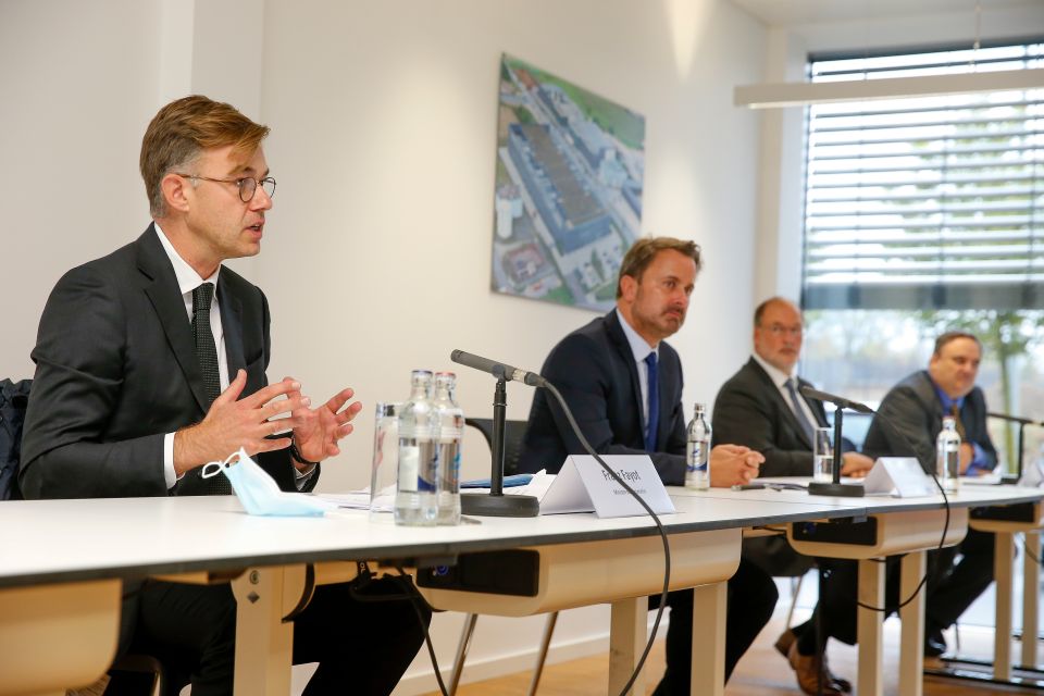 xavier bettel and franz fayot acqusition of supercomputer luxembourgish meluxina